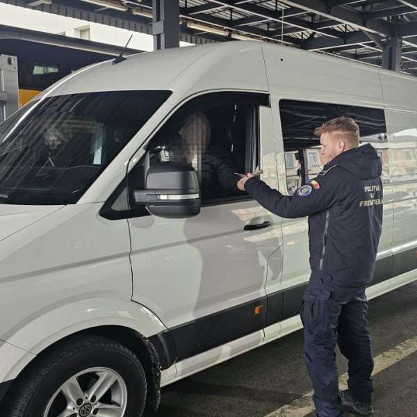 Transportul de documente false se sancționează penal