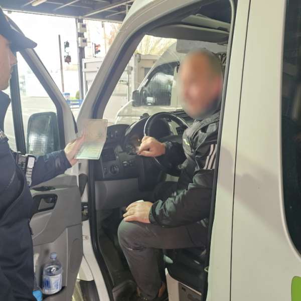 A plătit scump permisul de conducere fals - 1.000 de euro și un dosar penal