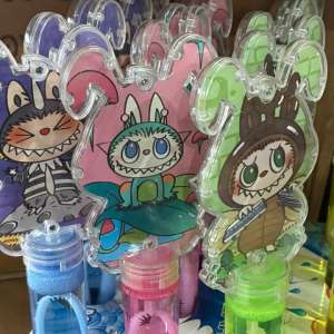 Articole de îmbrăcăminte, parfumuri și jucării susceptibile a fi contrafăcute, evaluate la 207.000 de lei, descoperite de polițiștii de frontieră constănțeni