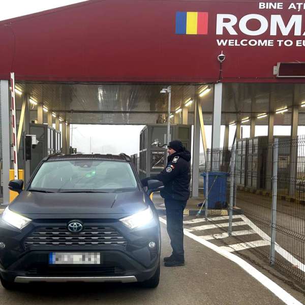 Asigurare falsă prezentată drept autentică la controlul de frontieră