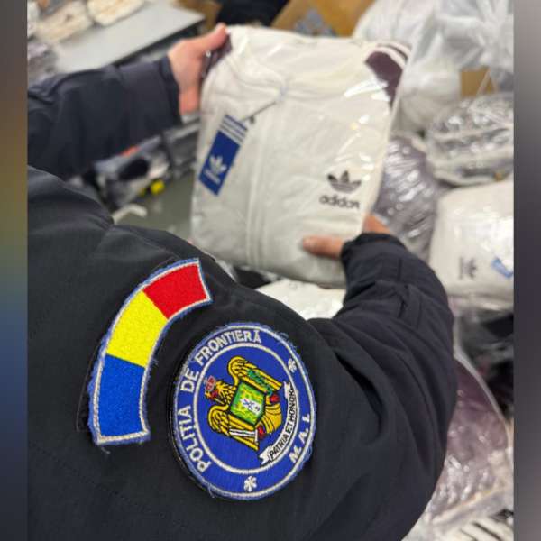 Mii de bunuri contrafăcute și țigarete, scoase din circuitul ilegal de polițiștii de frontieră &icirc;n cadrul unor acțiuni de tip BLITZ