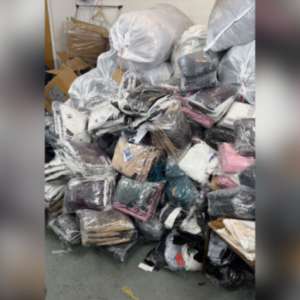 Polițiștii de frontieră giurgiuveni au confiscat produse contrafăcute în valoare de aproximativ 1,6 milioane lei