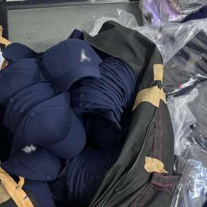 Polițiștii de frontieră giurgiuveni au confiscat produse contrafăcute în valoare de aproximativ 1,6 milioane lei