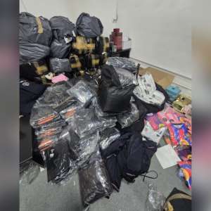 Acţiuni BLITZ la frontieră: alte mii de bunuri contrafăcute, în valoare de peste 1,6 milioane de lei, confiscate