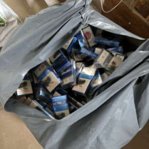 Peste 10.000 de ţigarete ascunse printre pijamele, descoperite de către polițiștii de frontieră constănțeni