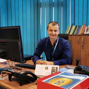 Am scris 24 de ani despre alții. Acum scriu despre mine.