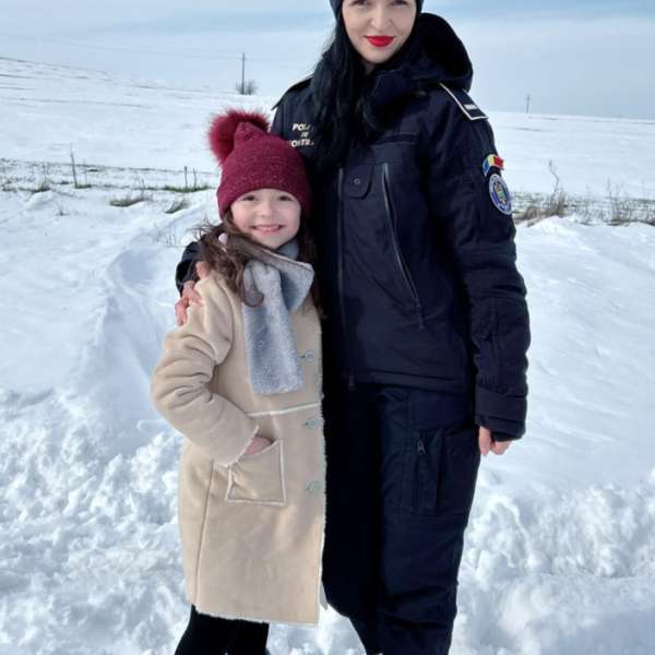 Un vis purtat cu mândrie. Cătălina - polițistă de frontieră, mamă și model de determinare