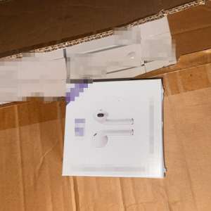 Bunuri contrafăcute, în valoare de aproximativ un milion de lei, descoperite de polițiștii de frontieră constănțeni împreună cu reprezentanți ai Biroului Vamal de Frontieră Constanța