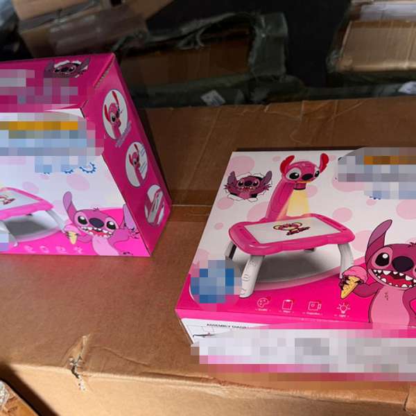 Bunuri contrafăcute, &icirc;n valoare de aproximativ un milion de lei, descoperite de polițiștii de frontieră constănțeni &icirc;mpreună cu reprezentanți ai Biroului Vamal de Frontieră Constanța