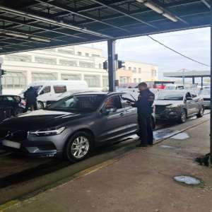 Agent refrigerant, descoperit într-un autoturism la PTF Albița