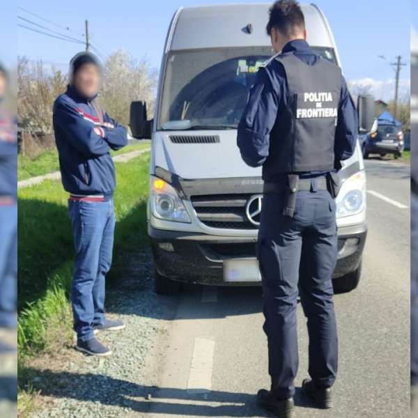 Aflat fără drept la volan, cercetat de polițiștii de frontieră hușeni