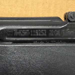 Arme cu aer comprimat şi 400 de bucăţi de proiectile descoperite într-un colet, de poliţiştii de frontieră de la Aeroportul Cluj