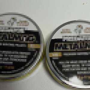 Arme cu aer comprimat şi 400 de bucăţi de proiectile descoperite într-un colet, de poliţiştii de frontieră de la Aeroportul Cluj