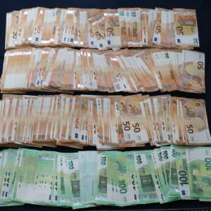 Percheziții domiciliare la Poienile de Sub Munte – cetățean român reținut pentru trafic de migranţi