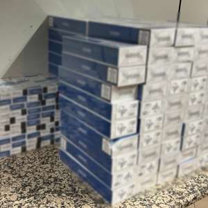 Aproximativ 80.000 de țigarete şi 20 kg de tutun, descoperite în bagajele a doi pasageri la Aeroportul Otopeni