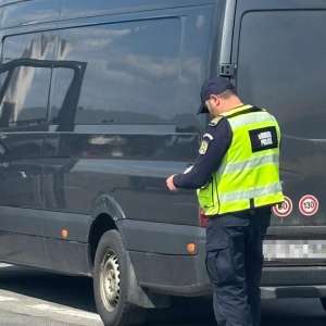 Permis de conducere fals prezentat la control polițiștilor de frontieră