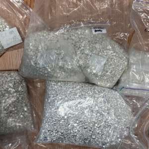 Argint în valoare de peste 155.000 lei, descoperit într-un microbuz la PTF Halmeu