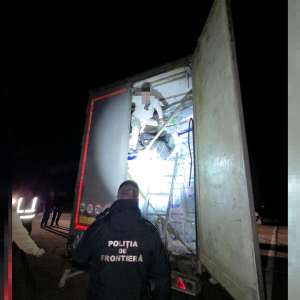 Migrație ilegală stopată la Giurgiu: doi cetățeni turci, descoperiți ascunși în semiremorca unui autocamion