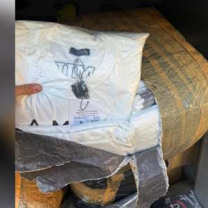 Aproximativ 10.000 de bunuri contrafăcute, în valoare de peste 2,5 milioane lei, scoase din circuitul ilegal de polițiștii de frontieră