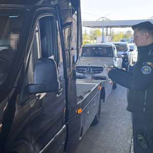 Deținerea de documente false se sancționează penal