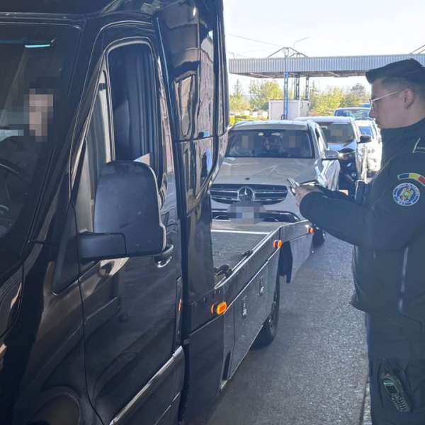 Deținerea de documente false se sancționează penal