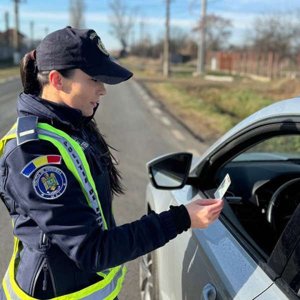 Depistat la volan, deși nu posedă permis de conducere