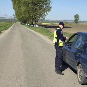Bărbat depistat la volan, deşi avea dreptul de a conduce suspendat