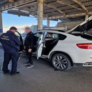 Cetățean român depistat la volanul unui autoturism, deşi nu avea acest drept