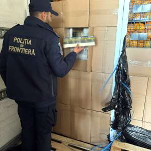 Captură uriașă a polițiștilor de frontieră de la Giurgiu: peste 7 milioane de țigarete, în valoare de peste 2 milioane de euro, ascunse într-un transport de citrice