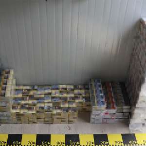 Locașuri ingenioase de ascundere a țigaretelor, descoperite de polițiștii de frontieră la Calafat: peste 21.000 de țigarete confiscate