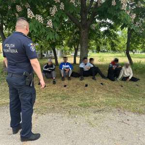 Șase migranți depistați într-un automarfar de  către polițiștii de frontieră mehedințeni