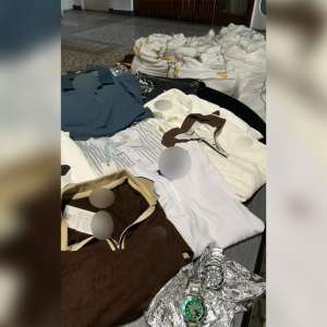 Articole vestimentare, accesorii şi suplimente alimentare susceptibile a fi contrafăcute, descoperite de poliţiştii de frontieră la Nădlac