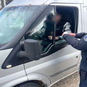 Cetățean român depistat în trafic conducând un ansamblu rutier, fără drept