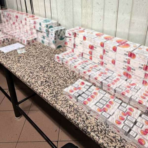 Peste 67.000 de țigarete şi 21 kg de tutun, descoperite &icirc;n bagajele a şase persoane pe Aeroportul Otopeni
