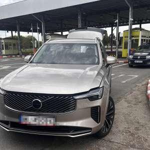 Două autoturisme căutate de autoritățile poloneze reținute în cooperare de polițiștii de frontieră sătmăreni și omologii maghiari