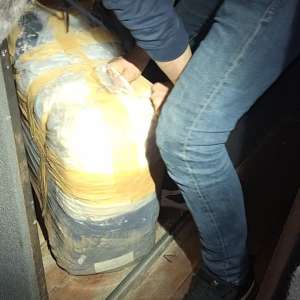 Peste 4.200 de produse susceptibile a fi contrafăcute și peste 30.000 de țigarete cu timbru bulgăresc, descoperite de polițiștii de frontieră în cadrul acțiunii CLEAN BORDER III SUD
