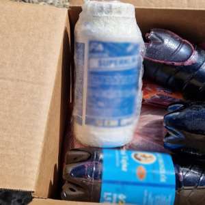 Fiole cu analgezic opioid și produse accizabile descoperite de polițiștii de frontieră