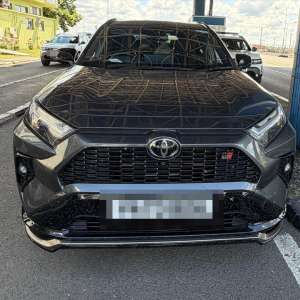 Două autoturisme în valoare de 200.000 de euro, descoperite de polițiștii de frontieră: documente false și serie de șasiu modificată