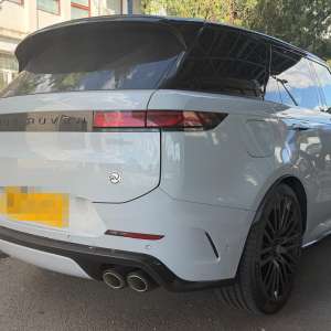 Două autoturisme în valoare de 200.000 de euro, descoperite de polițiștii de frontieră: documente false și serie de șasiu modificată