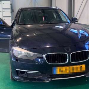 Autoturism în valoare de 90.000 de lei, oprit la ieșirea din țară