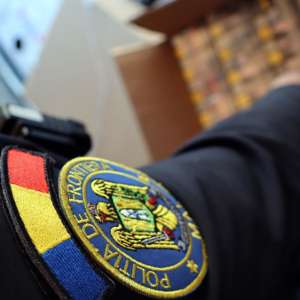 Peste 230.000 de țigarete ascunse într-un palet cu butelii de izobutan, descoperite de polițiștii de frontieră la Calafat