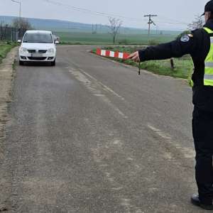 Vasluian depistat la volan, deși avea dreptul de a conduce suspendat