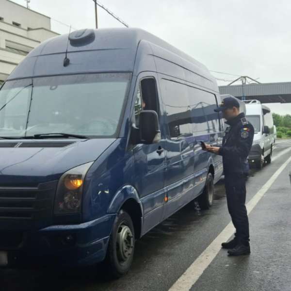 Permis de conducere fals descoperit la controlul de frontieră