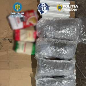 Cinci persoane arestate preventiv pentru trafic de droguri de risc și mare risc
