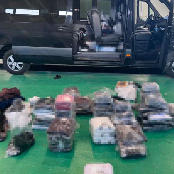 Bunuri susceptibile a fi contrafăcute, &icirc;n valoare de peste 40.000 lei, descoperite &icirc;n PTF Siret