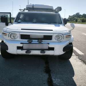 Participant la trafic depistat conducând un autovehicul care tracta o rulotă neînmatriculată