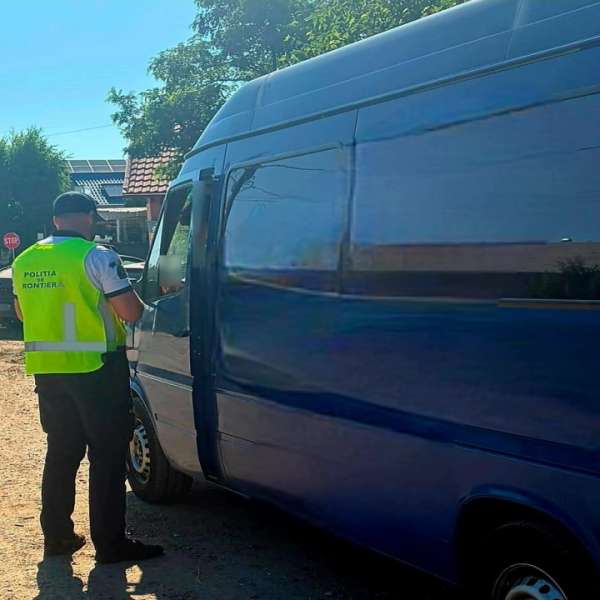 La volanul unui autovehicul radiat din circulație
