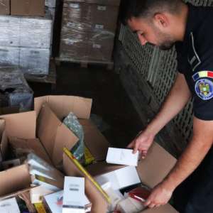 Peste 470 de produse susceptibile a fi contrafăcute, descoperite de polițiștii de frontieră în cadrul acțiunii „Joint Action Day Pirates 4”