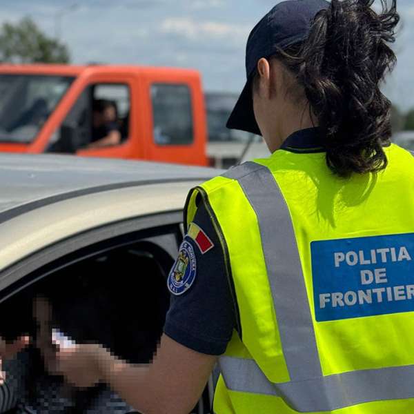 Urmărit internațional cu dublă cetățenie, depistat de poliţiştii de frontieră din Nădlac