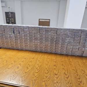 Țigări în valoare de 270.000 lei, confiscate de poliţiştii de frontieră bihoreni și arădeni